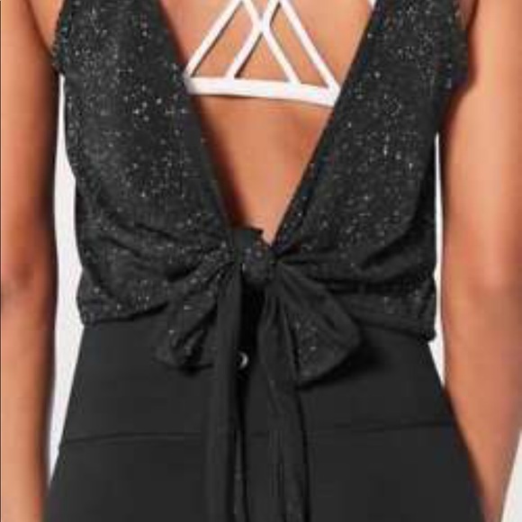 🚫SOLD🚫🍋Lululemon It’s a tie Tank🍋 - Picture 2 of 5